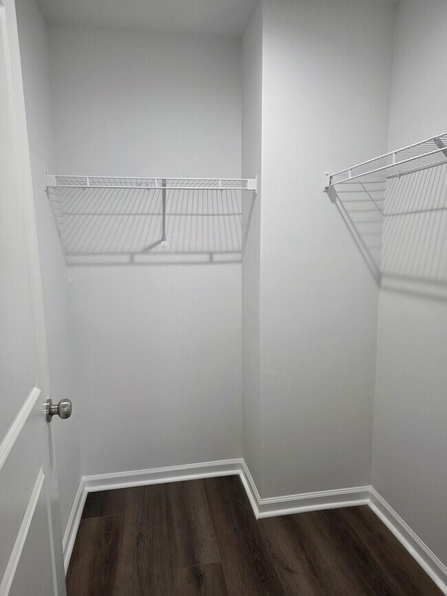 Building Photo - Welcome to your Gem Home!