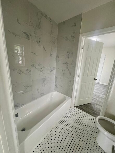 Bathroom - 1630 NW 35th St