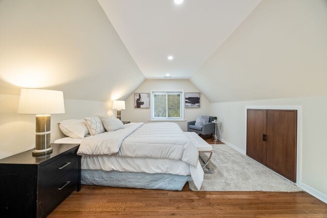 Building Photo - 4143 N Drake Ave