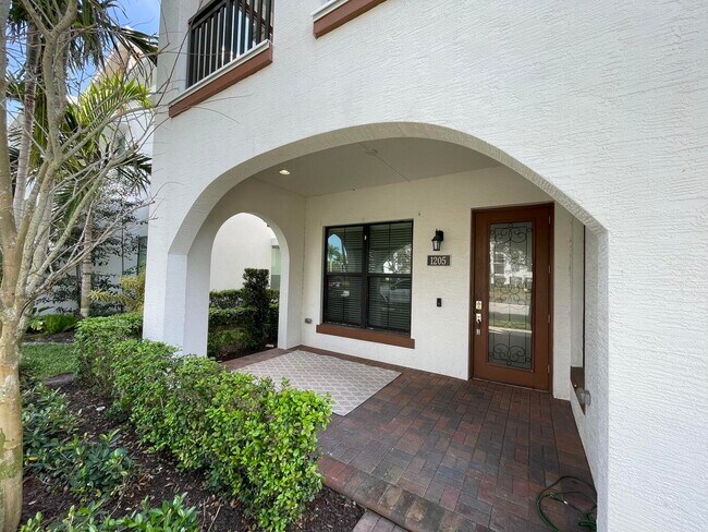 Building Photo - 1205 Faulkner Ter