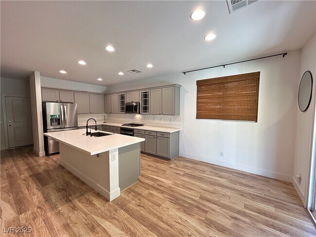 Building Photo - 8085 Skye Roar Ct