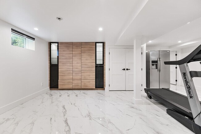 Building Photo - 4 Hadley Rd