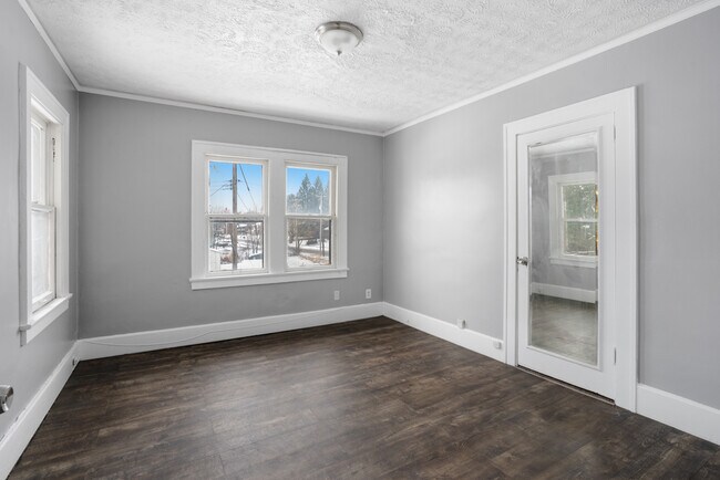 Building Photo - 2229 Cordova Ave