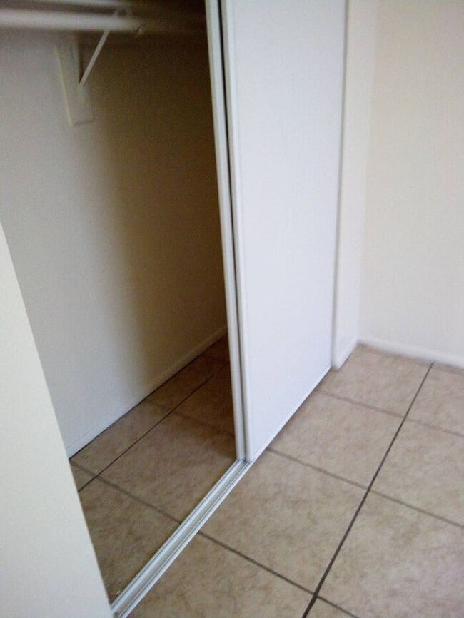 Building Photo - Nice 2 bedroom - 1 bath in Southside Tucson