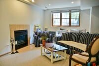 Building Photo - 918 N Paulina St