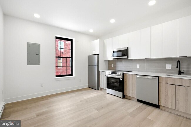 Building Photo - 1720 N 24th St