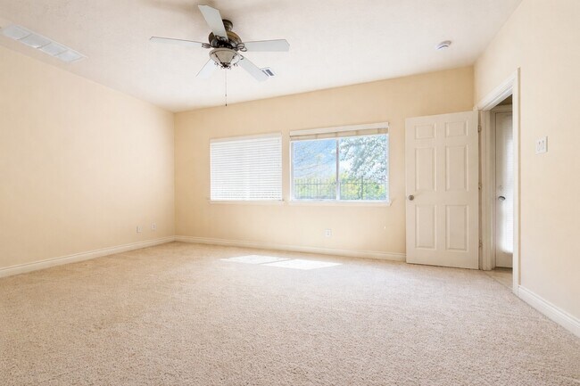 Building Photo - 3411 Clearview Cir