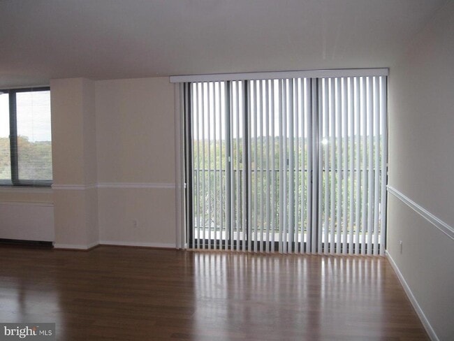 Building Photo - 600 Roosevelt Blvd