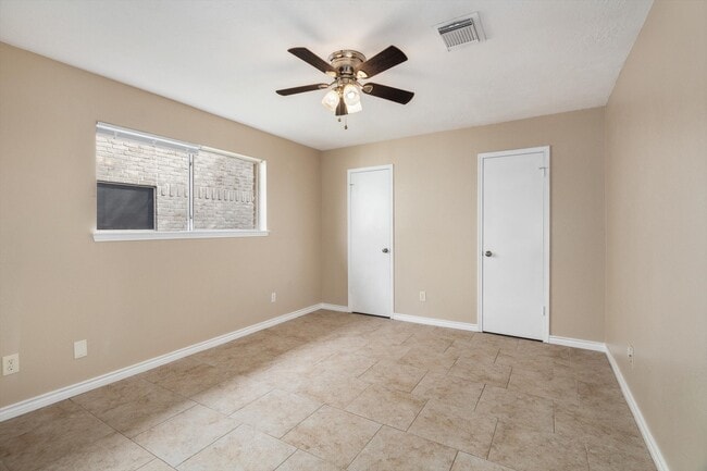 Building Photo - 7218 Foxway Ln