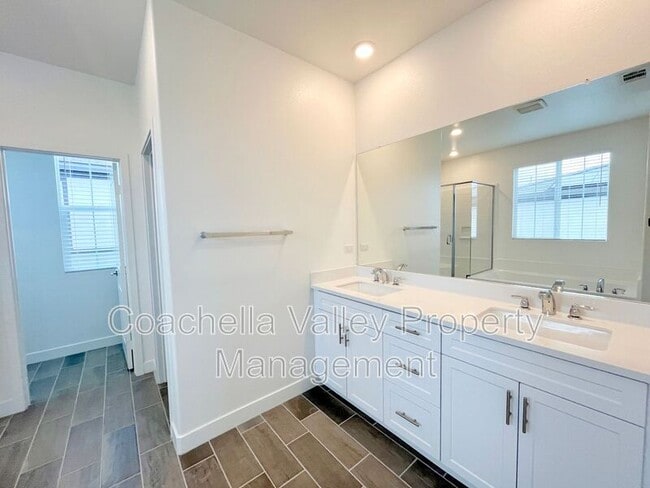 Building Photo - 41168 Emory Ln