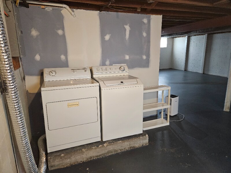 Building Photo - 629 Hanford St