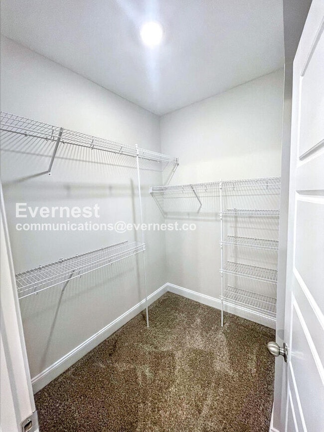 Building Photo - 637 Battery Ct