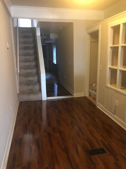 Building Photo - 3 Bedroom House in Fells Point with a roof...