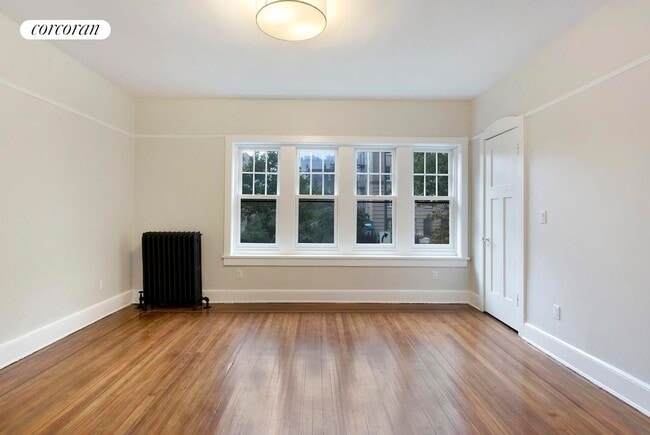 Building Photo - 634 3rd St