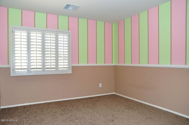 Building Photo - Charming 4 Bed 3 Bath Home in Norterra Area