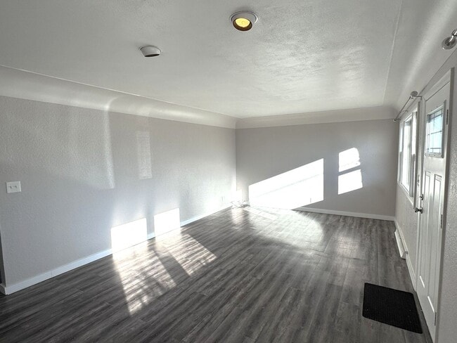 Building Photo - Charming West End Rental with Large Backyard & Garage