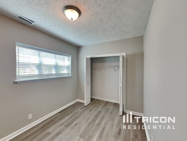 Building Photo - 109 Peak Hill Cir
