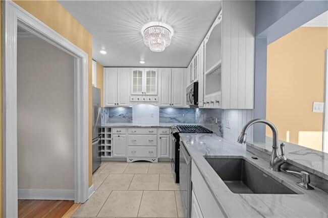 Building Photo - River Ridge Home Rental