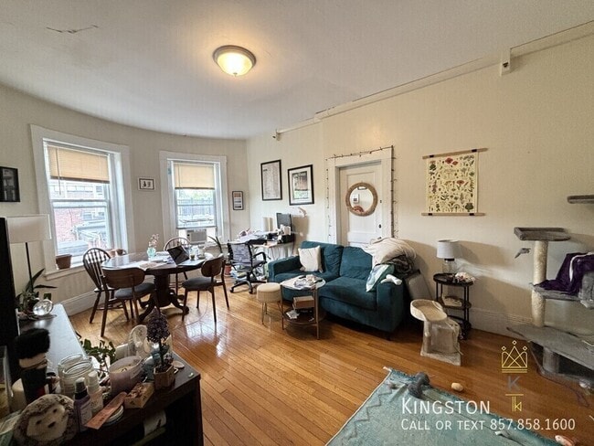 Building Photo - 1481 Beacon St
