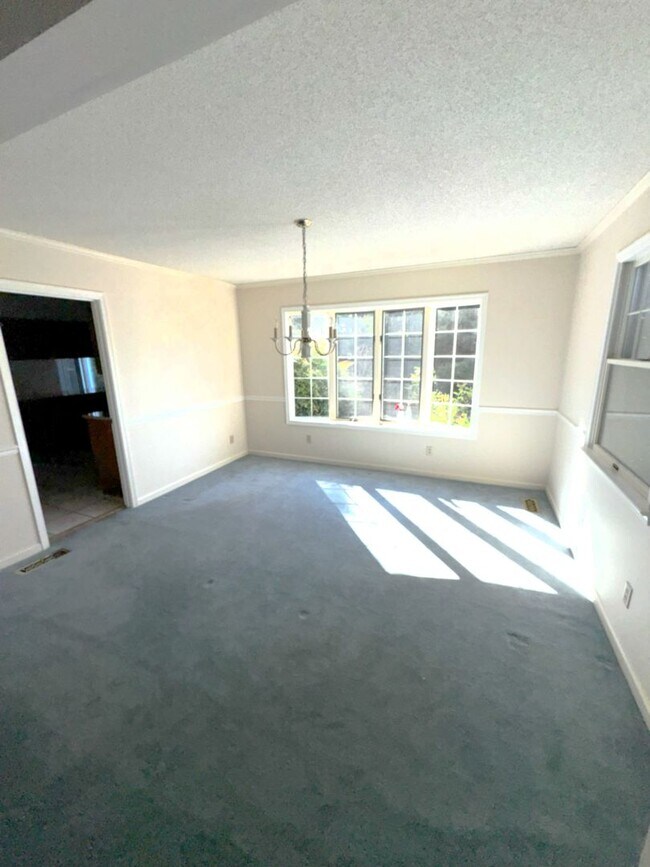 Building Photo - Single Family Home in Harrisonburg