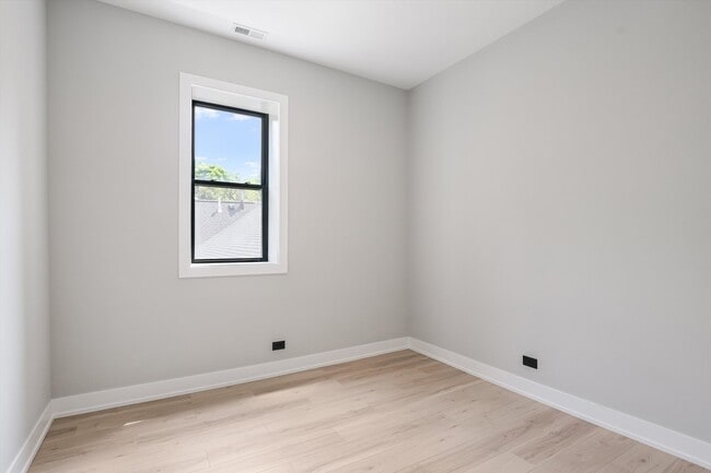 Building Photo - 1311 N Rockwell St