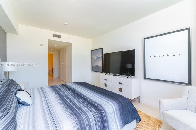 Building Photo - 401 N Birch Rd