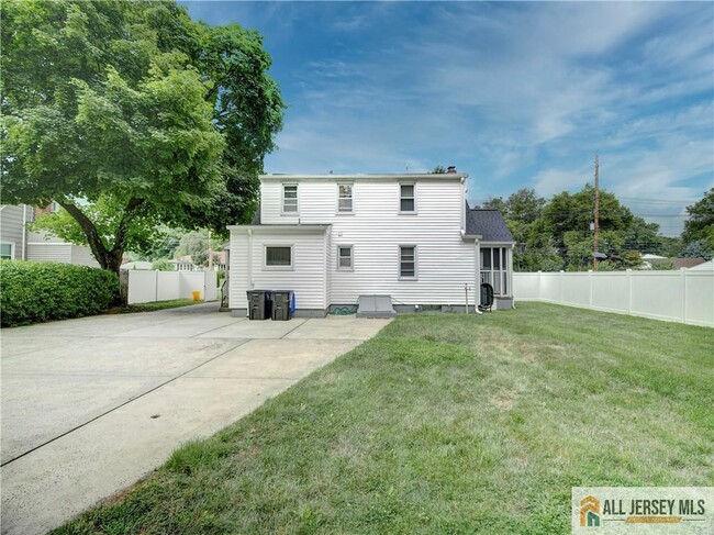 Building Photo - 213 Milltown Rd