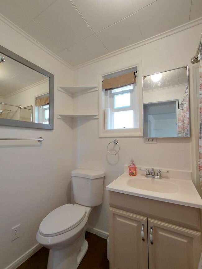 Building Photo - Cozy 2 Bed / 1 Bath Home with Open Space & Privacy – Ocotillo, CA