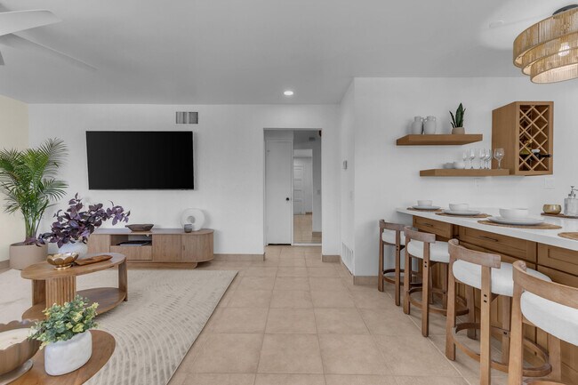 Building Photo - 72601 Edgehill Dr