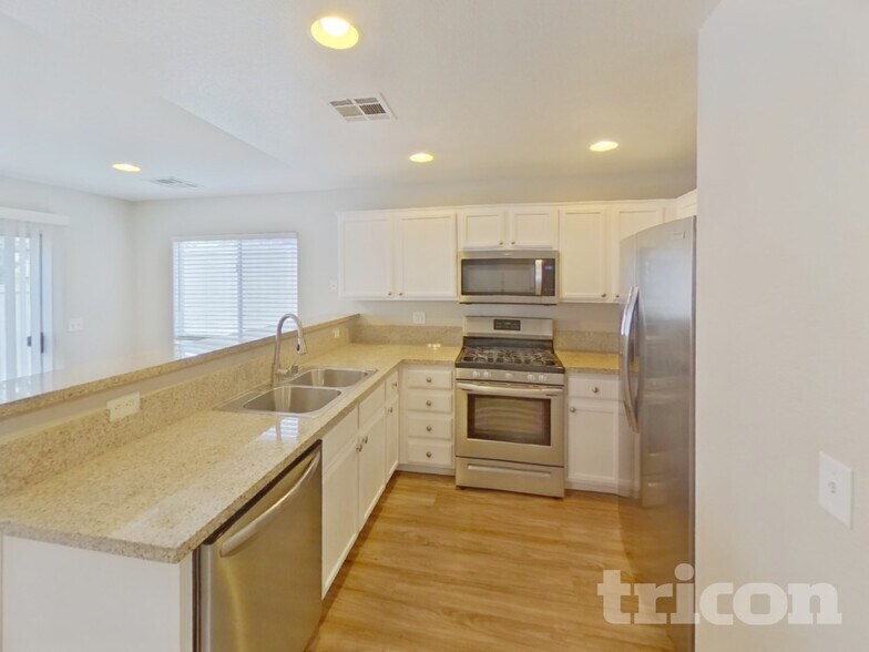 Building Photo - 1037 Monte De Oro Ave