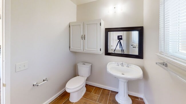 Building Photo - Spacious 4 bedroom 2.5  Bath Calimesa Home!