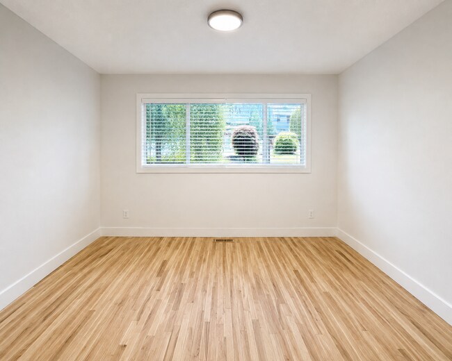 Building Photo - 7407 SW 36th Ave