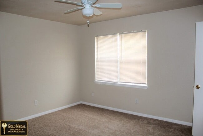 Building Photo - 3906 Charolais Dr