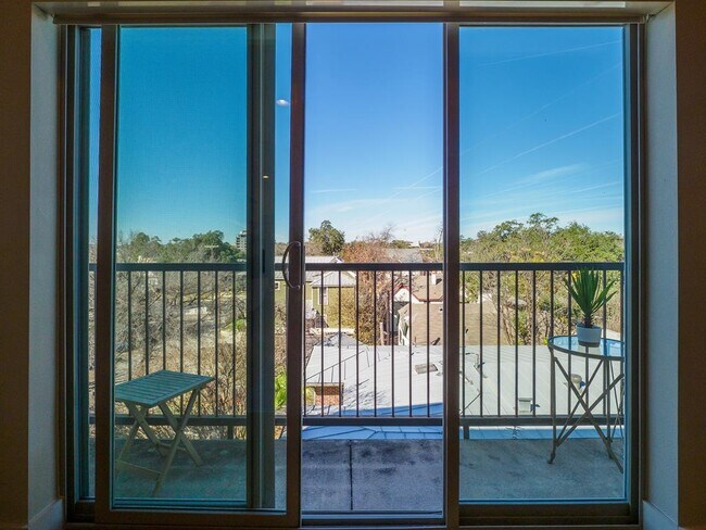 Building Photo - 908 Nueces St