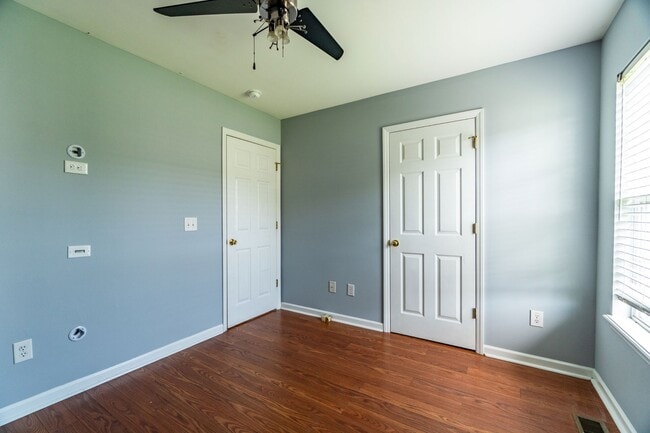 Building Photo - Beautiful one-level 3-Bedroom 2-Bath Ranch...
