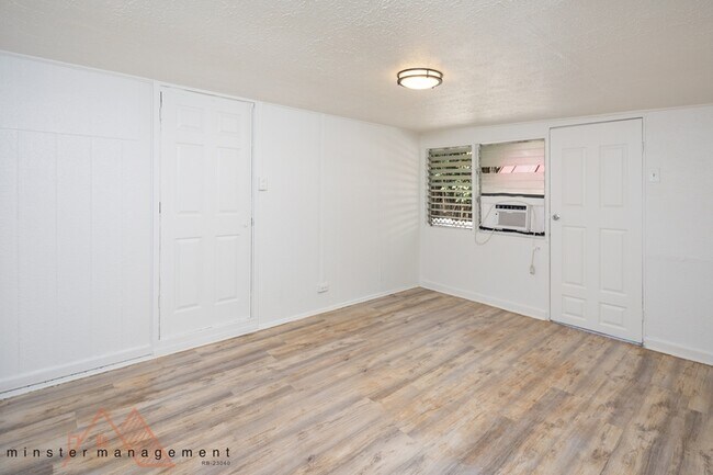 Building Photo - 1322 Olino St