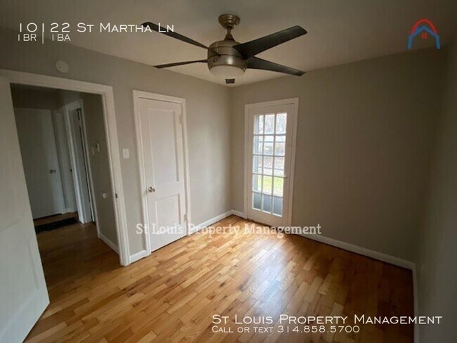 Building Photo - Charming apartment with hardwood floors