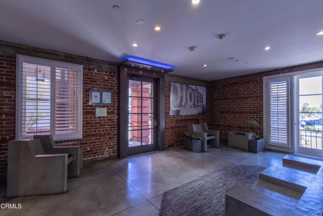 Building Photo - 139 S Los Robles Ave