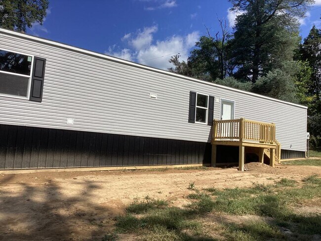 Building Photo - 7 B And W Cabins Ct