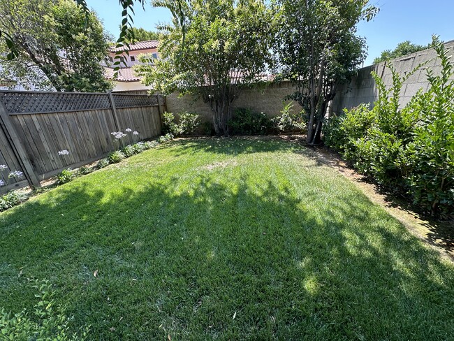 Very large yard, very one side of yard - 7522 Alta Cuesta Dr