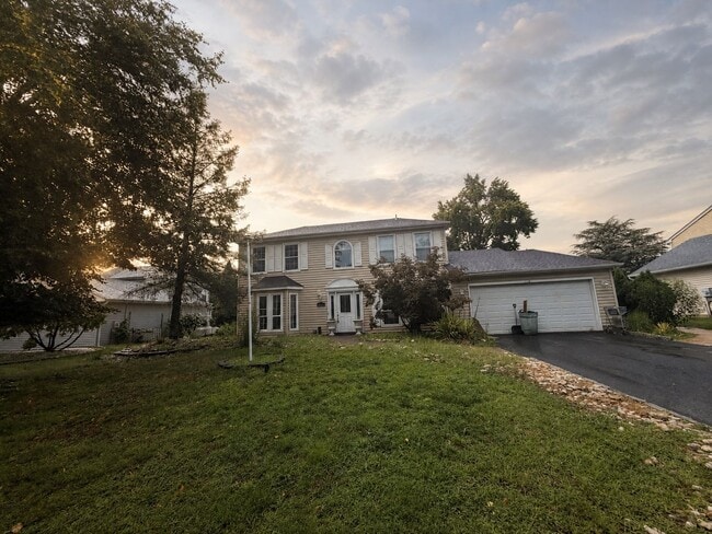 Building Photo - 8 Lindner Ln