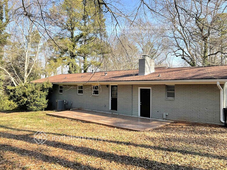 Building Photo - 2331 Heather Ct