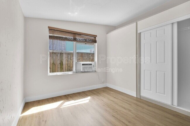 Building Photo - 2431 Key Largo Ln