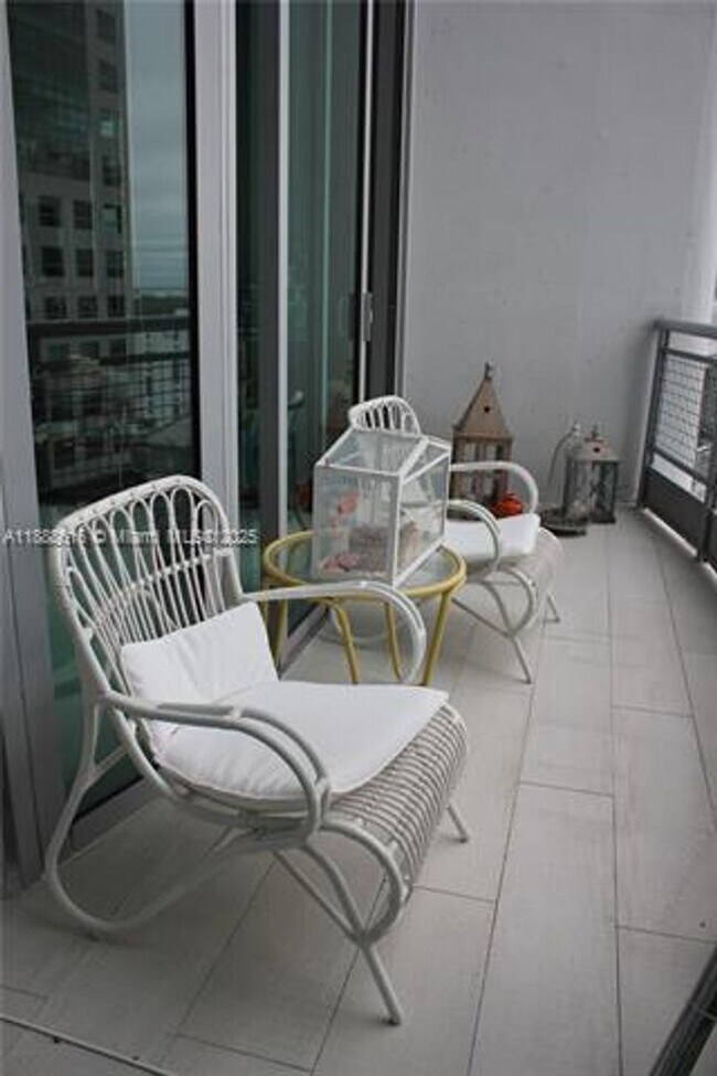 Building Photo - 690 SW 1st Ct