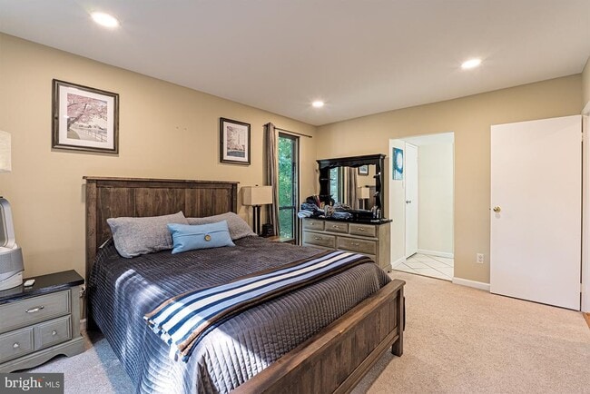 Building Photo - 2037 Royal Fern Ct