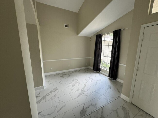 Building Photo - 2347 Blake Way