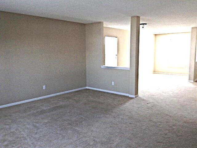 Building Photo - 608 Waterford Way