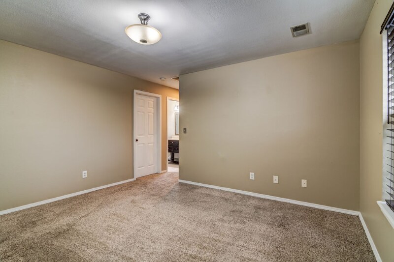 Building Photo - 205 Blossom Valley