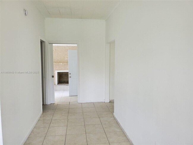 Building Photo - 1160 NE 200th Terrace