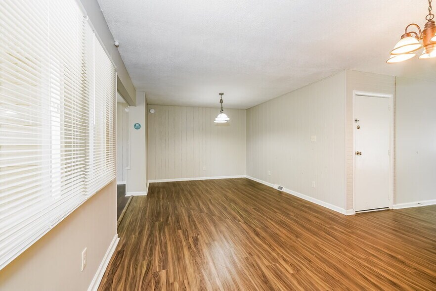 Building Photo - 202 Fenster Dr